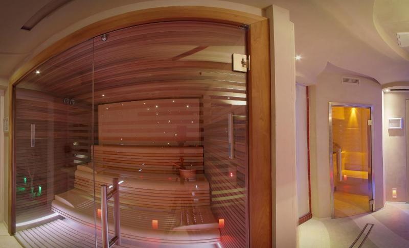 Suite & Spa Mirabel - image 21