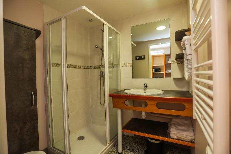 Single Room with Lake View image 1