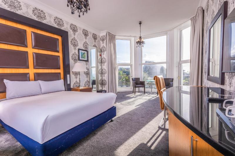 Standard King Room with Sea View image 1