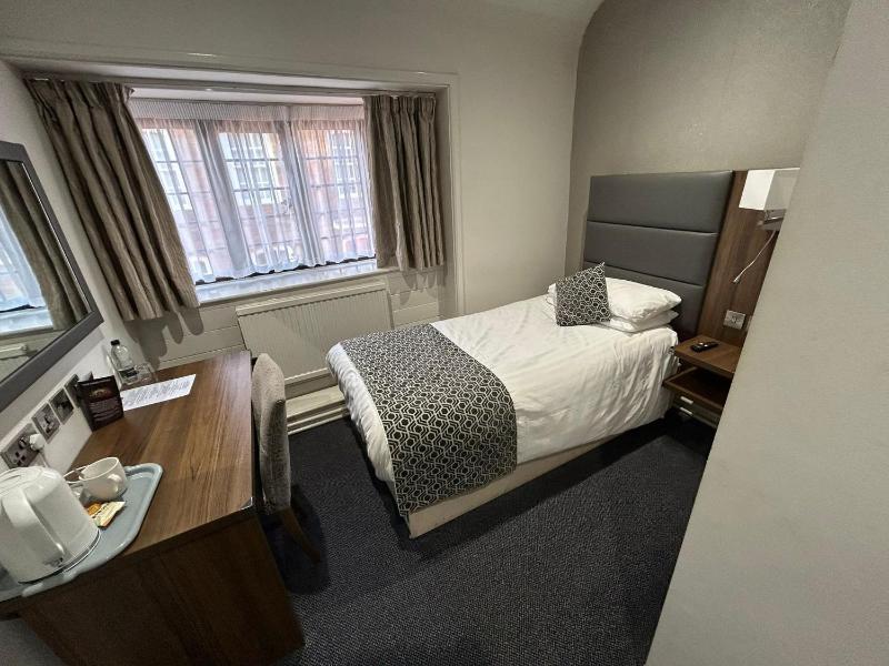 Single Room image 4