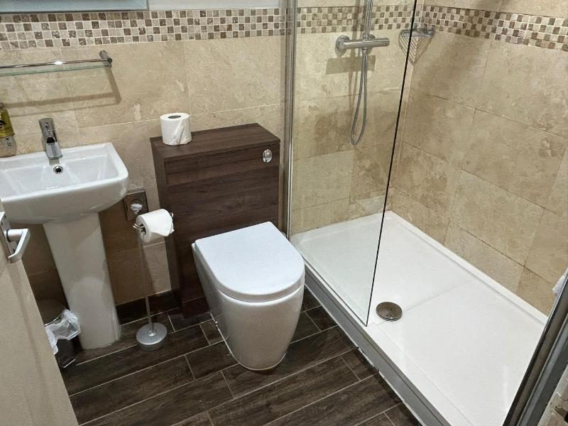 Double Room image 2