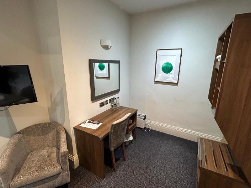 Deluxe Double Room image 2