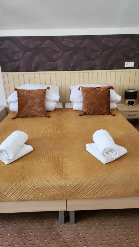 Triple Room with Private External Bathroom image 3