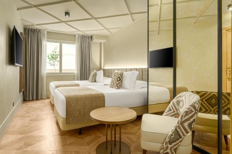 Standard Double Room image 1