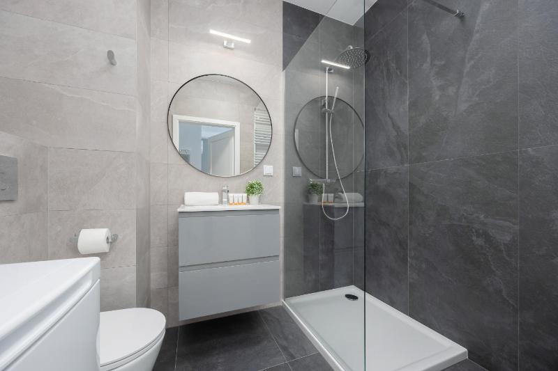 Wyjątkowe Studia w Warszawie by Noclegi Renters - image 12