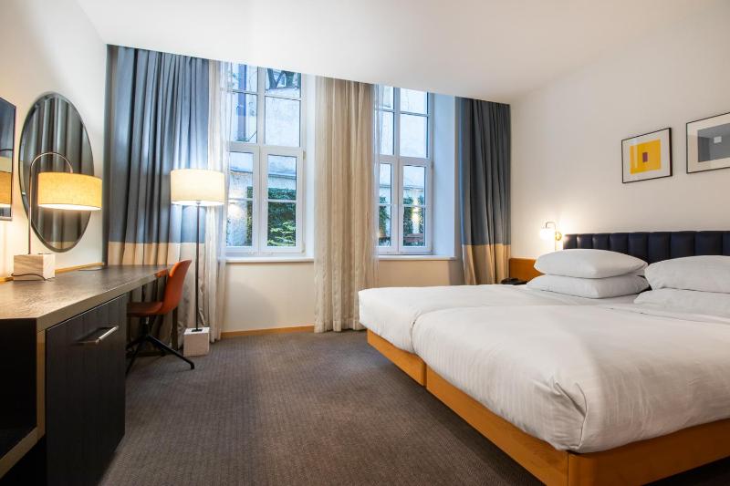 Classic Garden View image 1