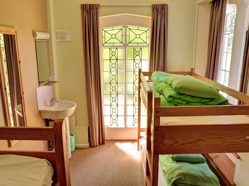 Quadruple Room with Shared Bathroom image 1