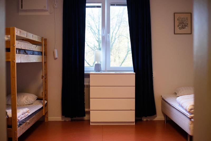 Quadruple Room with Shared Bathroom image 3