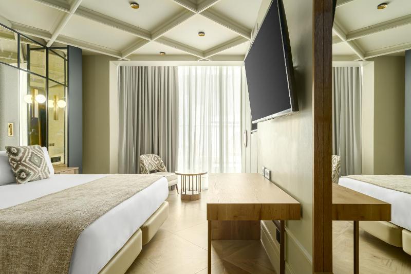 Room Mate Leo Granada - image 16