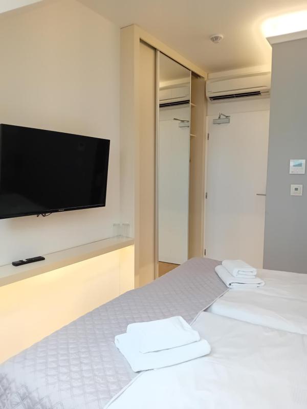Double Room with Private Bathroom image 3