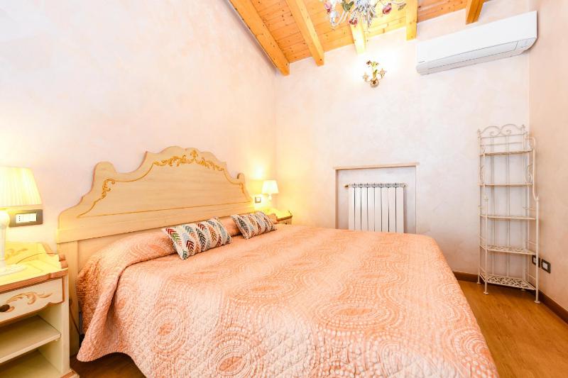 Standard Double or Twin Room with Balcony image 4