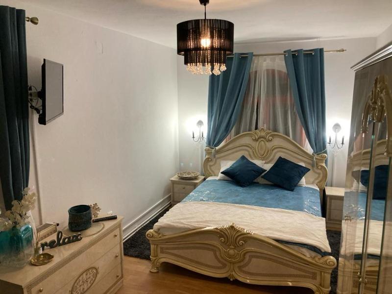 Double Room image 4