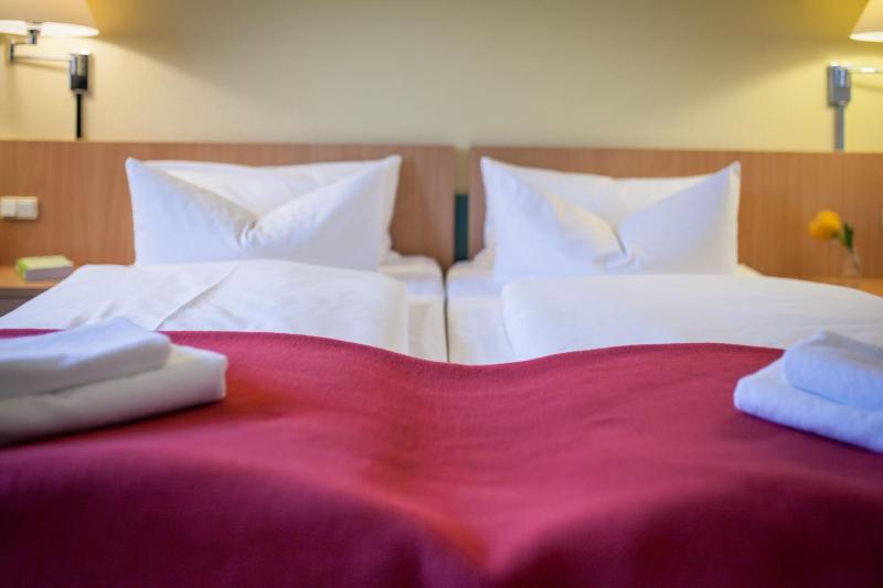 Classic Double Room image 3
