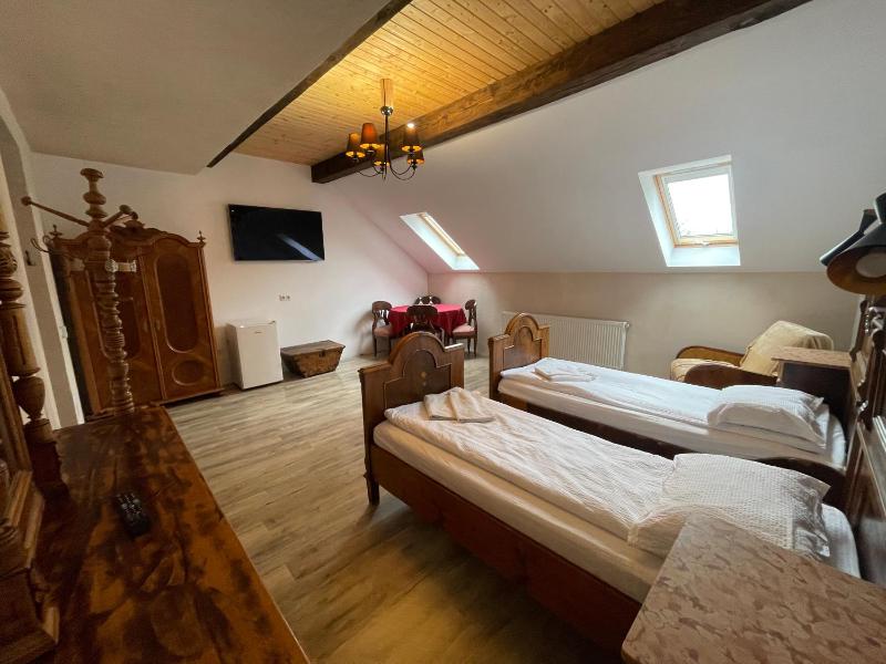 Superior Triple Room image 1