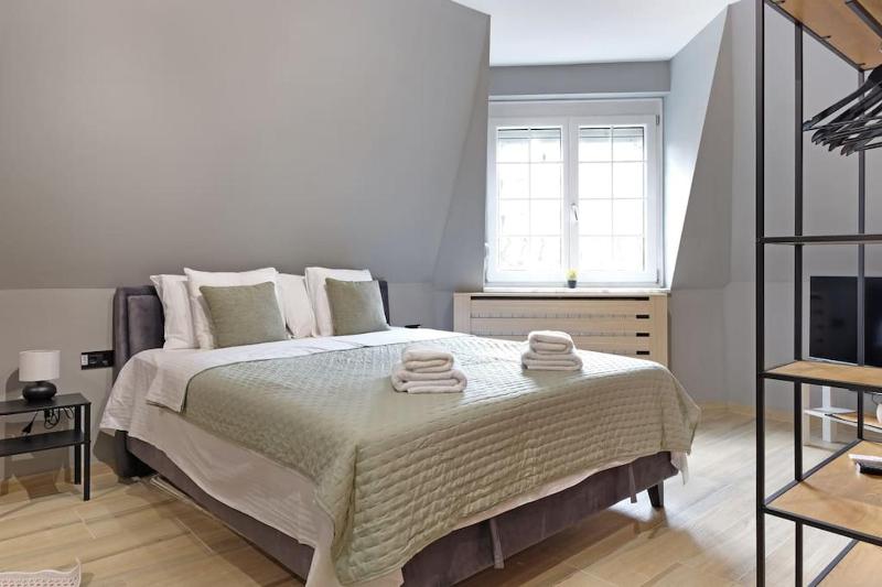 Apartman Paradise Slavija Dos - image 1