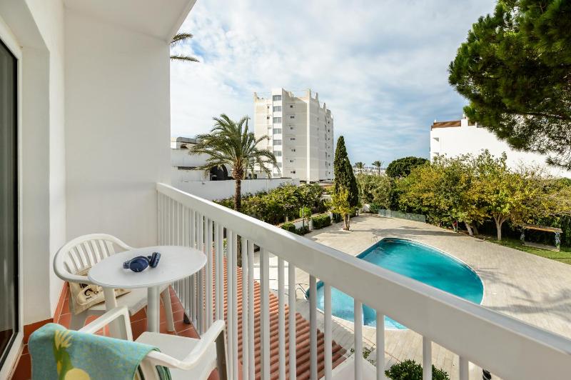 Twin Room with Pool View image 1