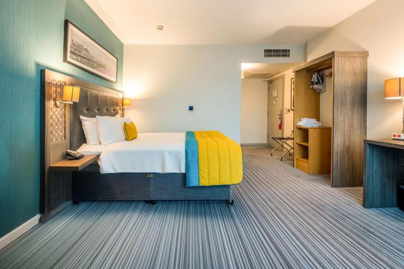 Deluxe Double Room image 2