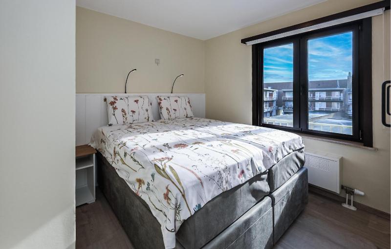 Cozy Apartment In Oostende - image 2