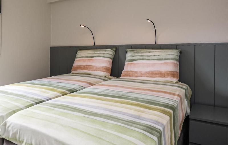 Cozy Apartment In Oostende - image 10