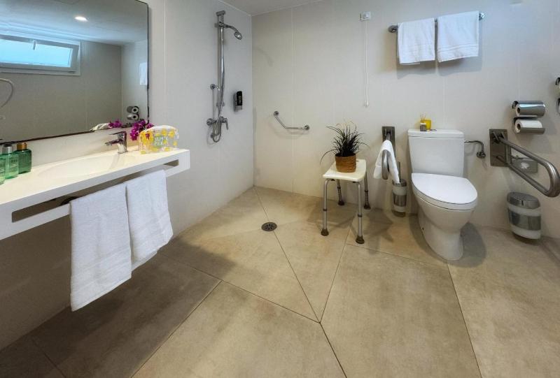 Double Room - Disability Access image 2
