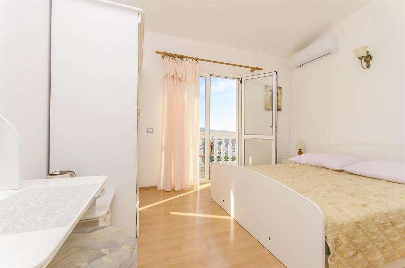 Double Room - First Floor image 1