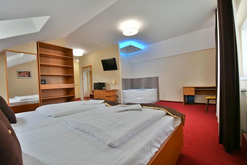 Suite image 3