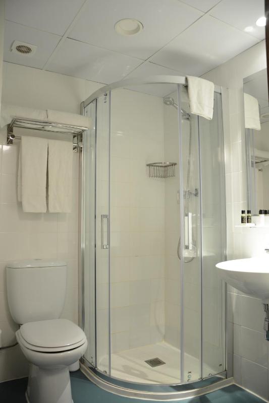 Small Double Room image 3