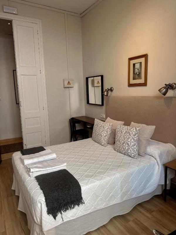 Casa Consell Gran Via Guest House - image 4