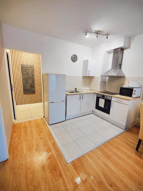 One-Bedroom Apartment image 3