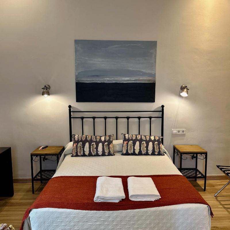 Casa Consell Gran Via Guest House - image 3