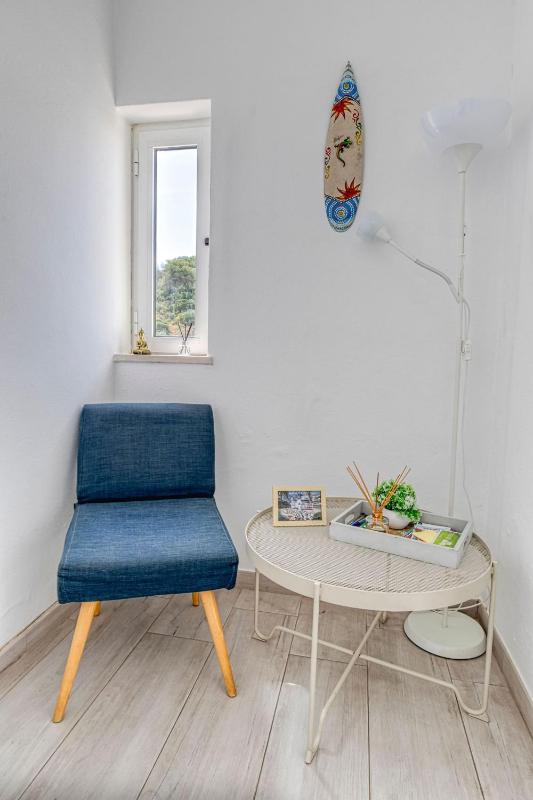 Azula - Bright and airy 2 bedroom apartment with p - image 17