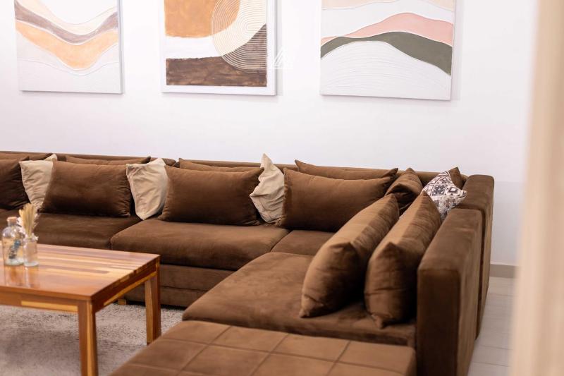 Cozy 1BR Apartment in Trendy Neighborhood - image 2