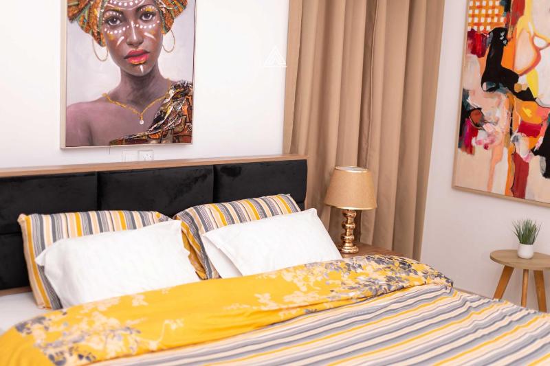 Cozy 1BR Apartment in Trendy Neighborhood - image 12