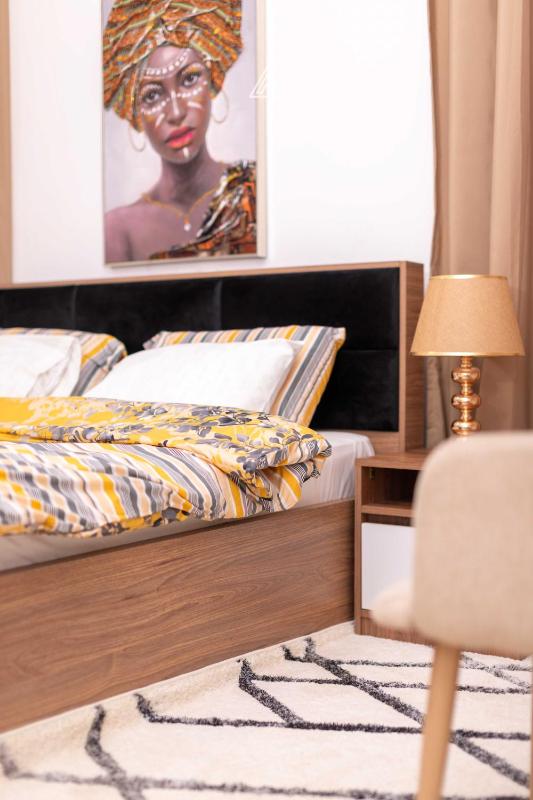 Cozy 1BR Apartment in Trendy Neighborhood - image 13