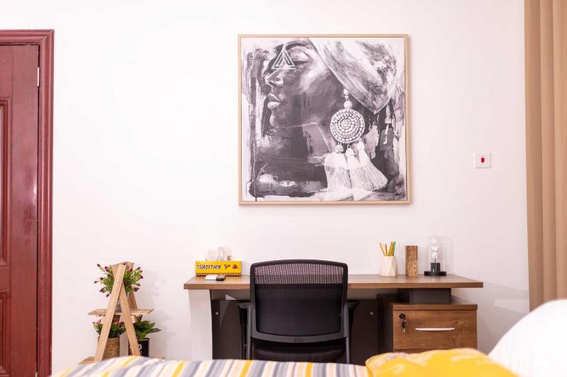 Cozy 1BR Apartment in Trendy Neighborhood - image 9