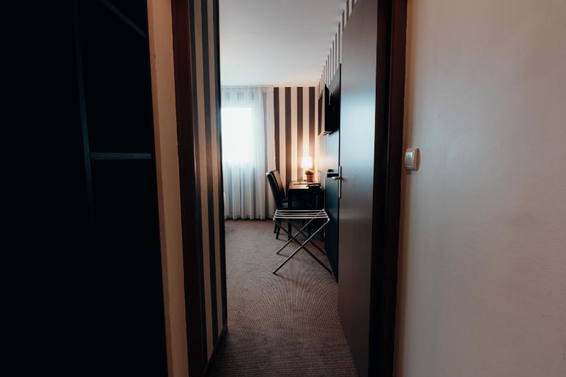 Comfort  twin Room image 2
