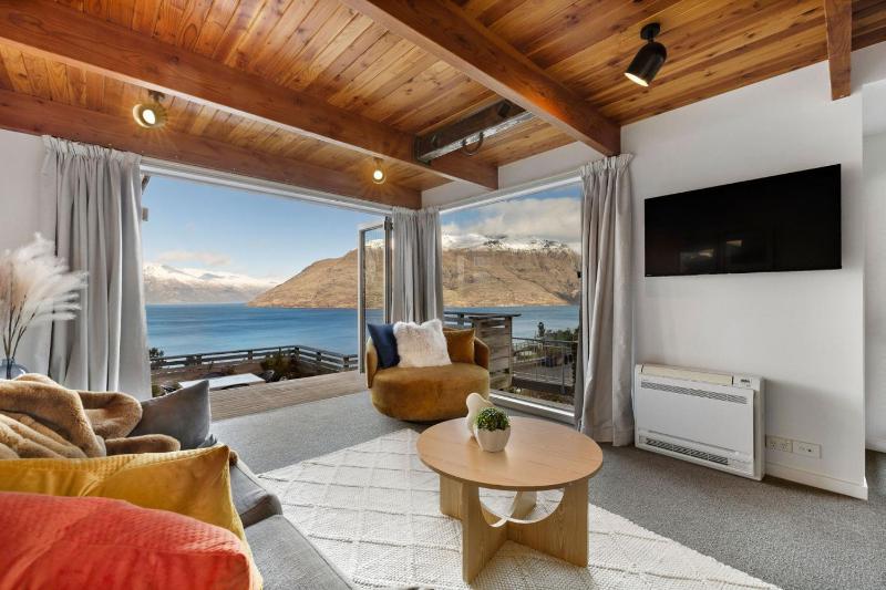 Stunning Views Queenstown - image 2