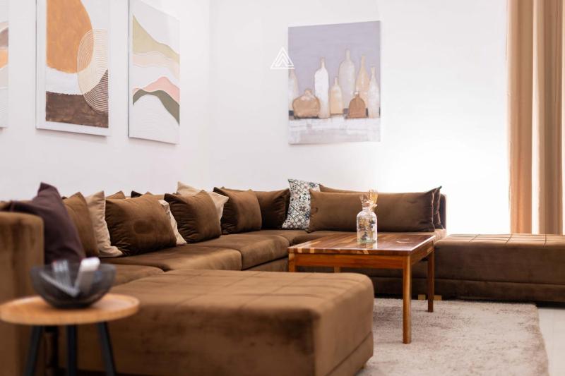 Beautiful 2BR Haven with Easy Transit at North Legon - image 1