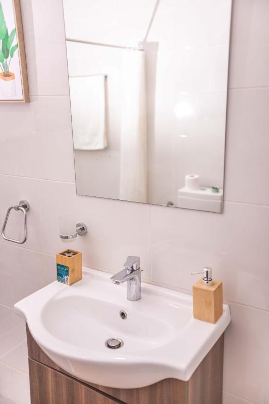 Beautiful 2BR Haven with Easy Transit at North Legon - image 7