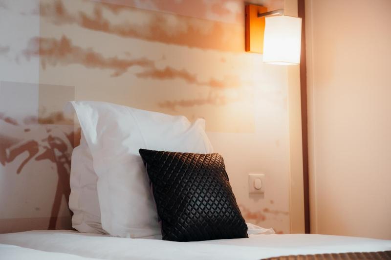 Superior Double or Twin Room image 4