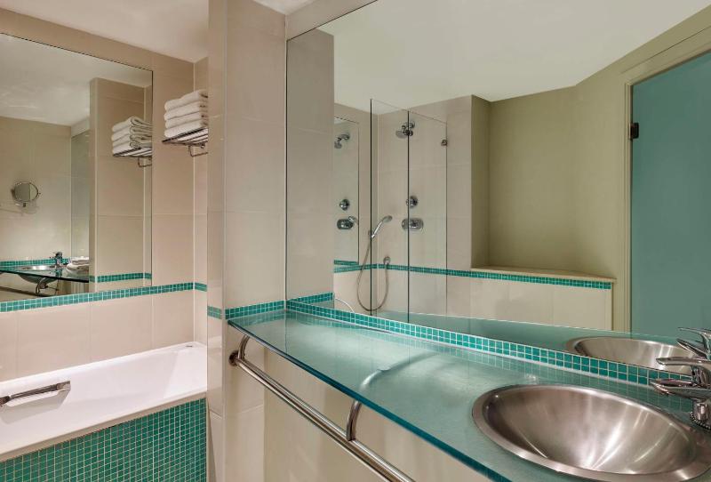 Executive King Room image 2