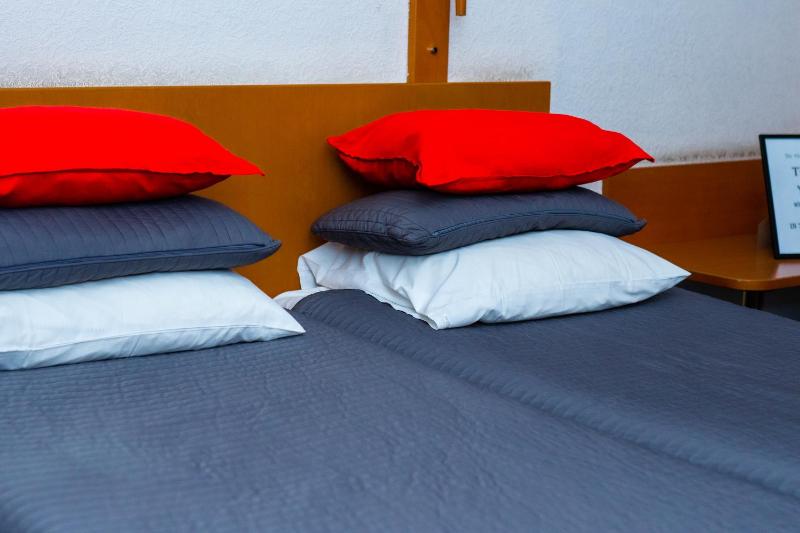 Twin Room image 1