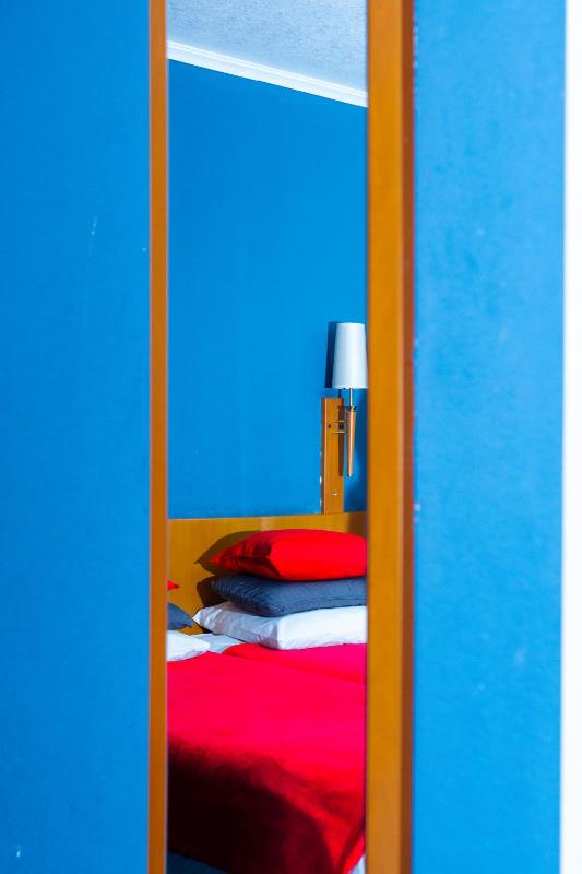 Twin Room image 4