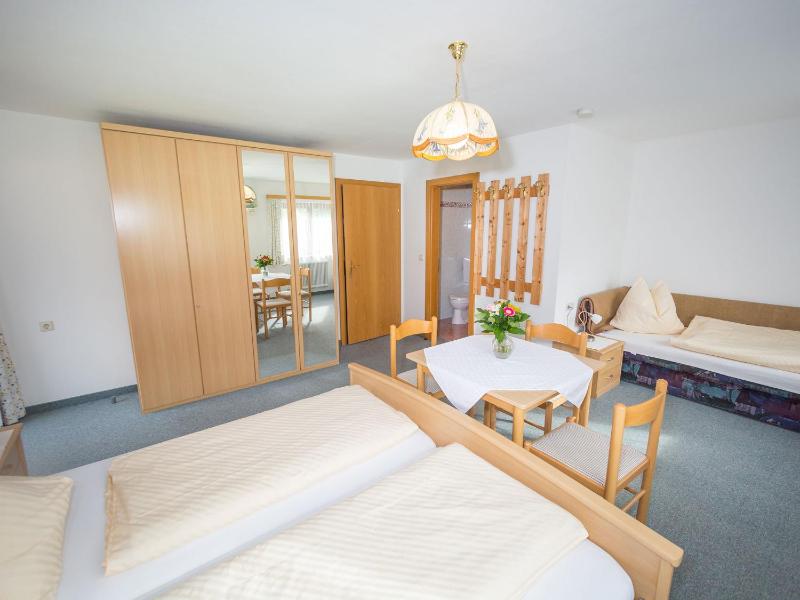 Double Room image 4