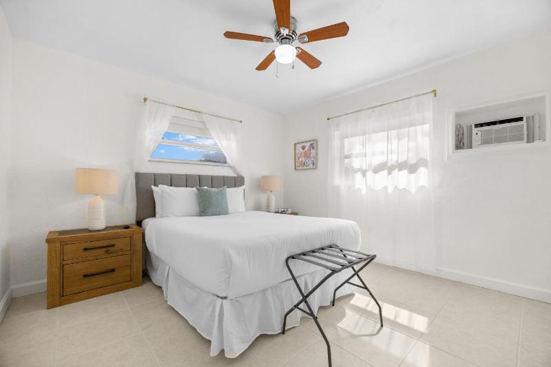 Sunset Inn - Hallandale Beach - image 11