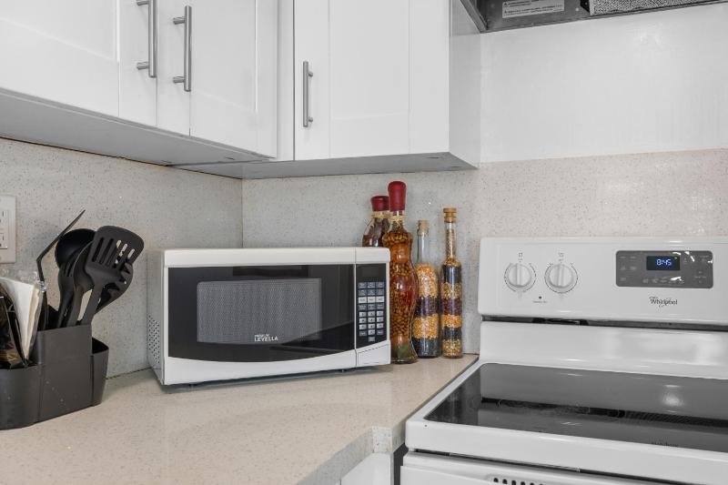 Sunset Inn - Hallandale Beach - image 12