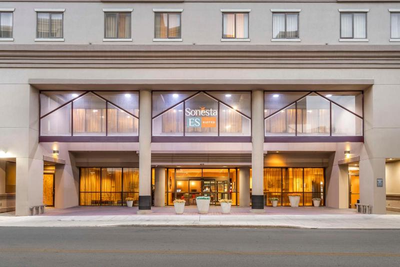 Sonesta ES Suites San Antonio Downtown Alamo Plaza - image 39