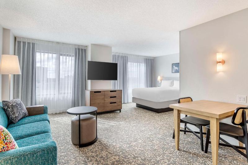 Sonesta ES Suites San Antonio Downtown Alamo Plaza - image 1