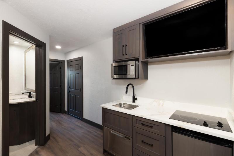 Signature Suite image 2