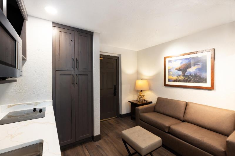 Signature Suite image 1